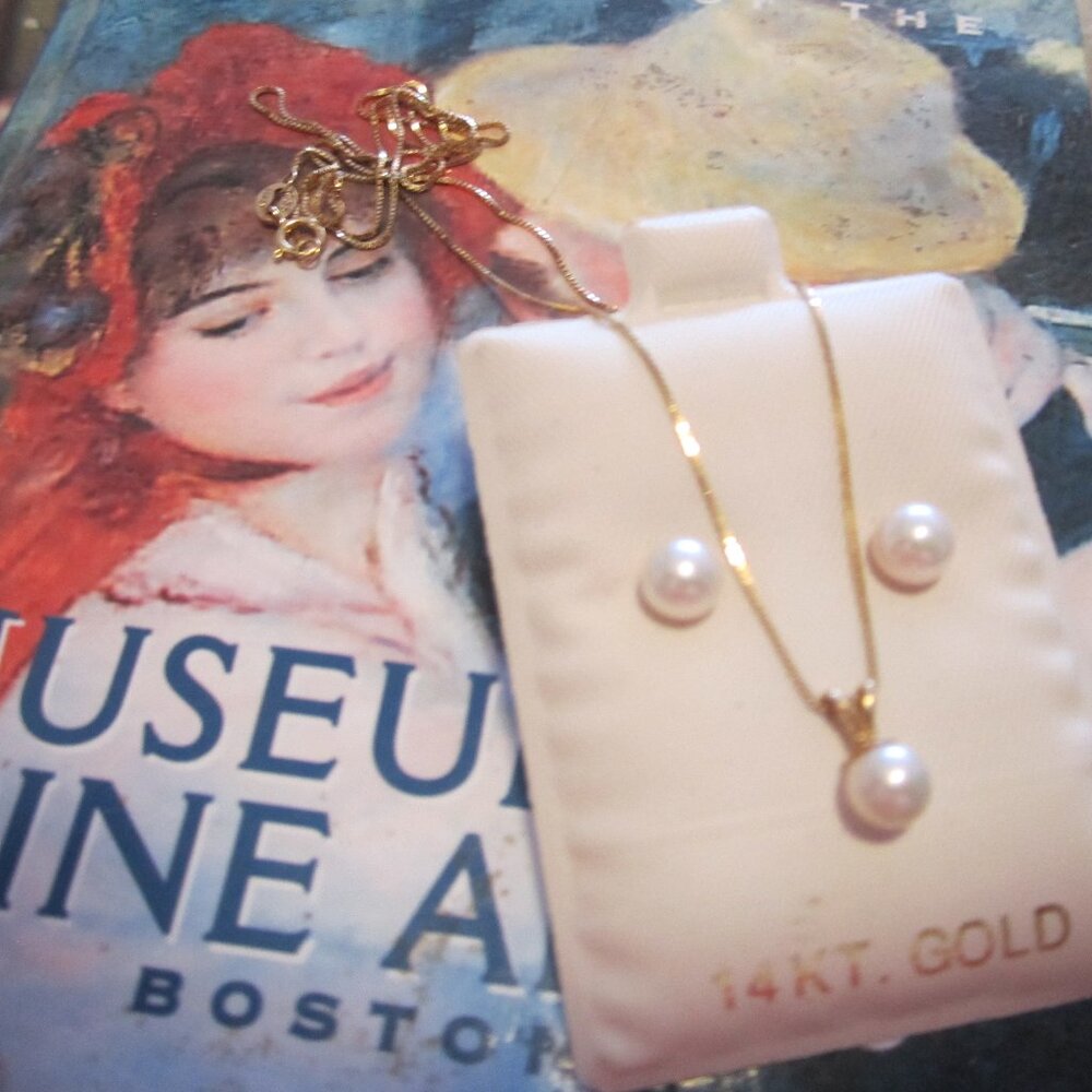 Dainty Solid 14KT Gold Pearl Necklace and Earrings - Not scrap - Think Christmas
